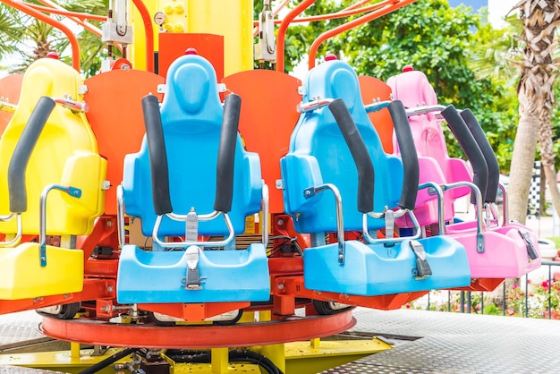 Vista del parque de atracciones en la ciudad