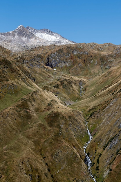 Vista desde el paso de San Gotardo en Suiza