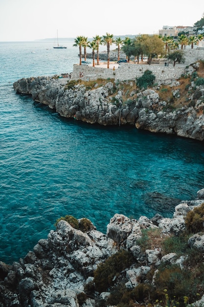 Foto vista de un pequeño pueblo de puglia: castro