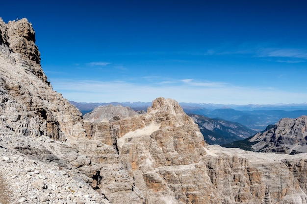 Vista de los picos de las montañas Brenta Dolomitas Trentino Italia