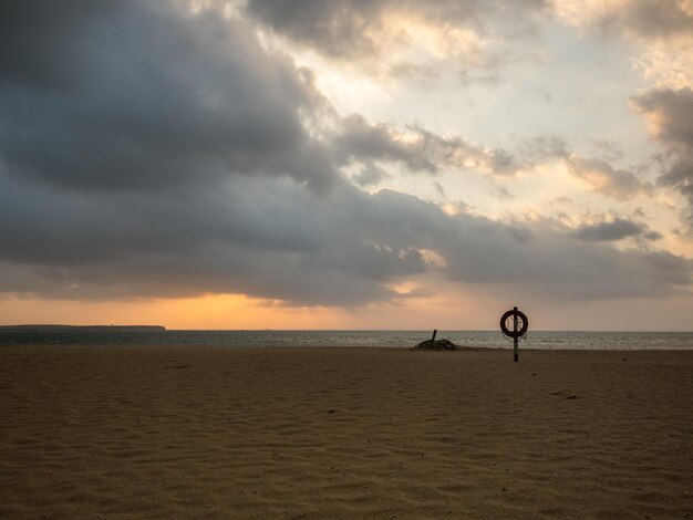 vista a la playa al amanecer