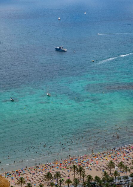 Vista de la playa y el mar en Alicante España