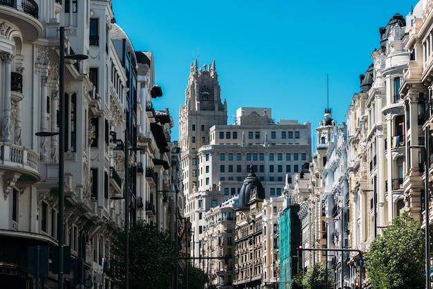 Vista de la principal calle comercial de Gran Vía en Madrid España