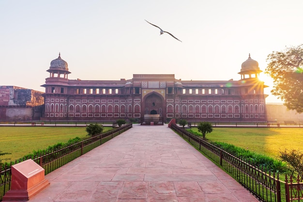 Vista principal del Palacio Jahangir Fuerte de Agra Uttar Pradesh India