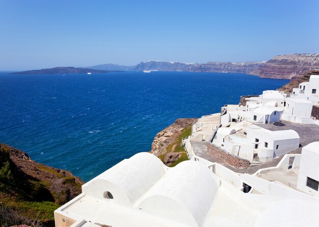 Vista del pueblo genérico en la isla de Santorini