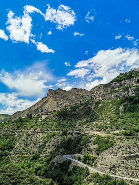 Vista del pueblo de montaña de Gunib Daguestán Rusia junio de 2021