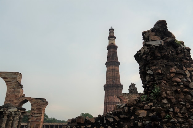 Vista de Qutub Minar- Qutab Minar Road, imagen de Delhi -imagen de viaje