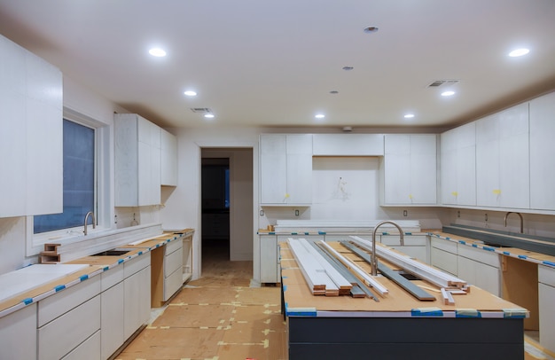 Vista de remodelación de cocina para mejoras en el hogar instalada en una cocina nueva