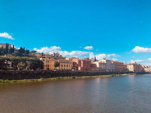 Foto vista del río florencia