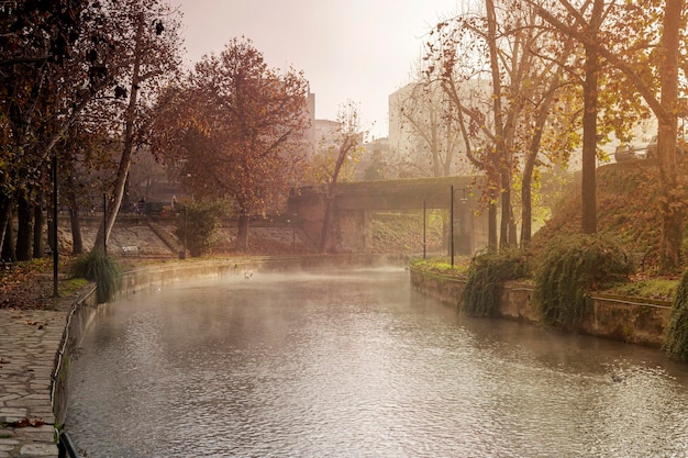 Vista del río Litheos de Trikala Tesalia región Grecia