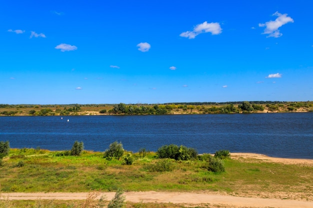 Vista del río Oka en Rusia