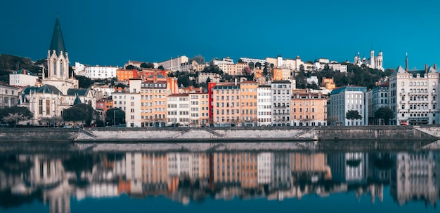 Vista del río Saona por la mañana Lyon Procesamiento fotográfico especial