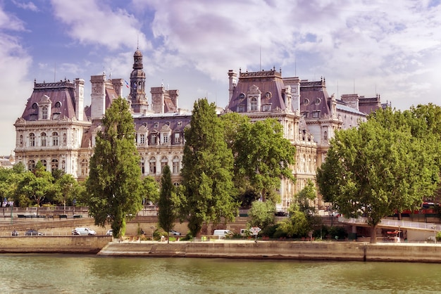 Vista del río Sena y las ciudades más bellas del mundo París Hotel de la Villa Francia