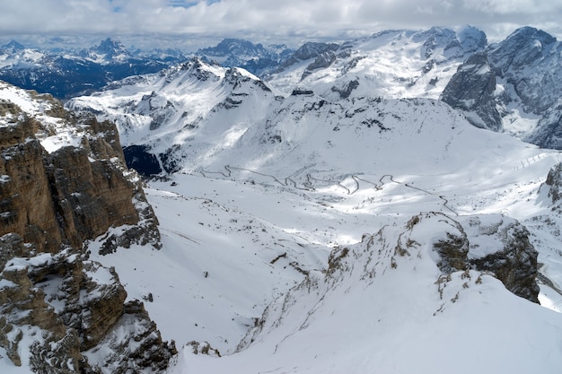 Vista desde Sass Pordoi en la parte superior de Val di Fassa