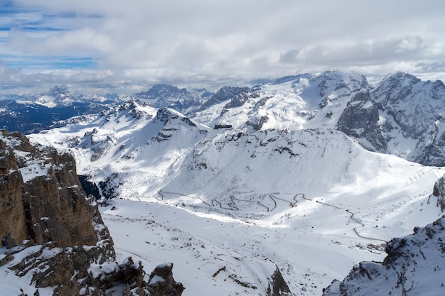 Vista desde Sass Pordoi en la parte superior de Val di Fassa