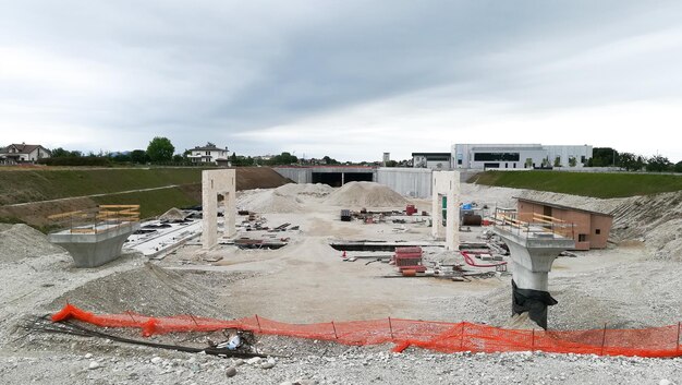 Foto vista del sitio de construcción de la carretera ingeniería civil carretera en construcción