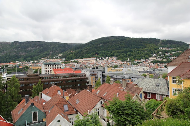 La vista sobre el antiguo centro de la ciudad de Bergen Noruega