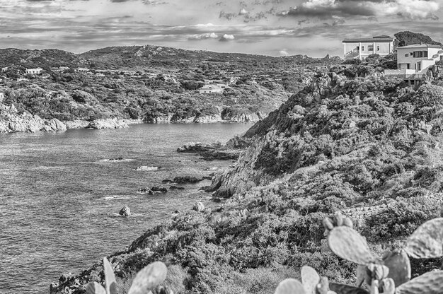 Foto vista sobre la costa de santa teresa gallura sassari en italia