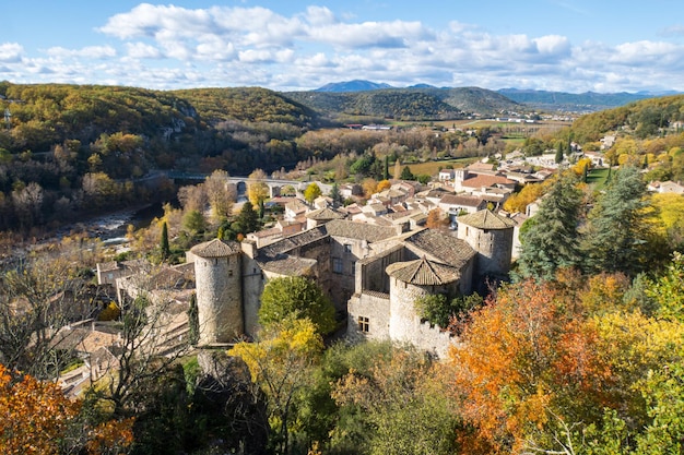 Foto vista sobre os telhados da aldeia de vogue fotografia tirada na frança