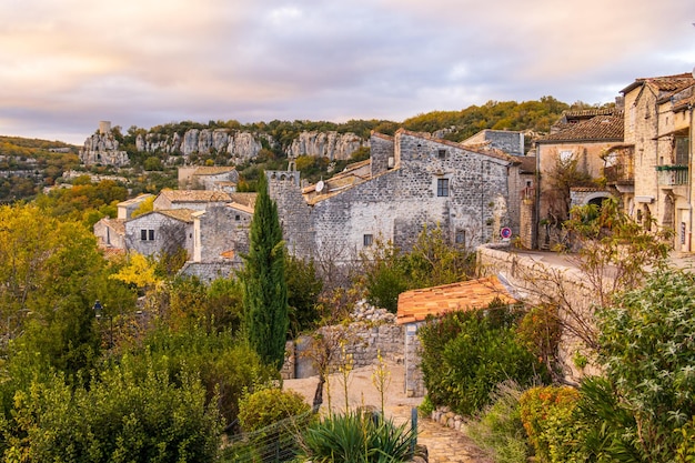 Vista sobre los tejados del pueblo de Balazuc Fotografía tomada en Francia