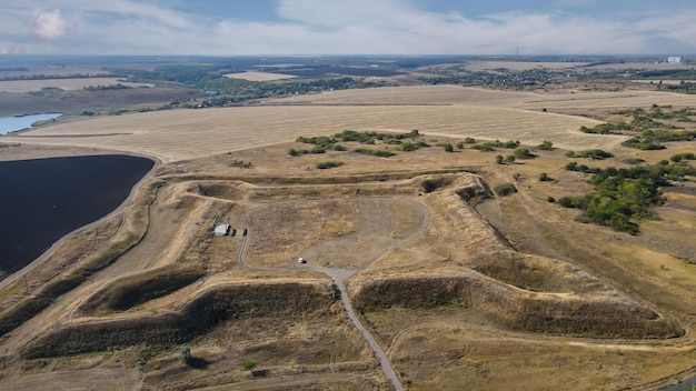 Vista superior de una antigua fortificación en la región de Kharkiv