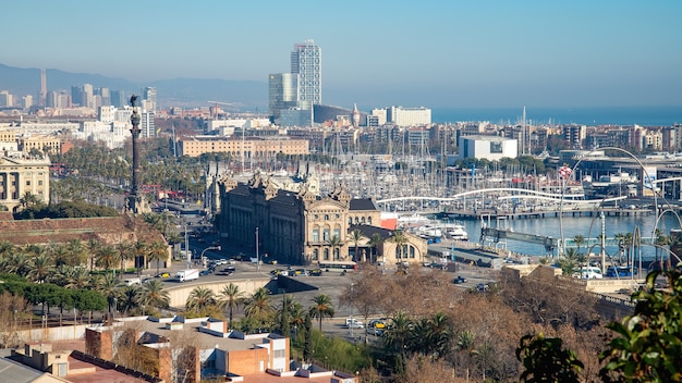 Vista superior del antiguo Port Vell, Barcelona, Cataluña, España