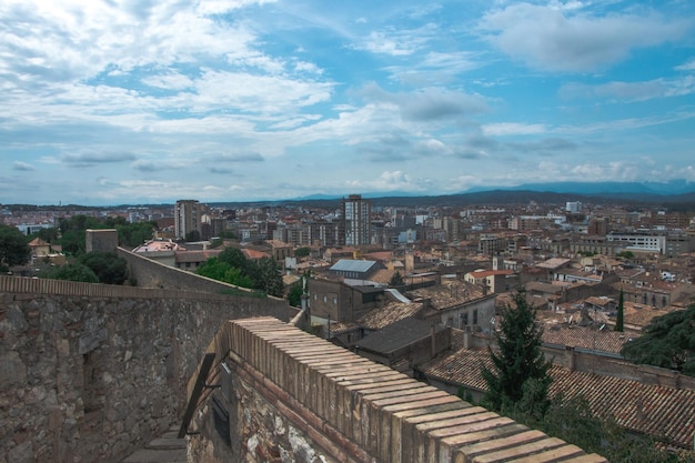 Vista superior del casco antiguo de Girona. Cataluña. Arquitectura histórica.