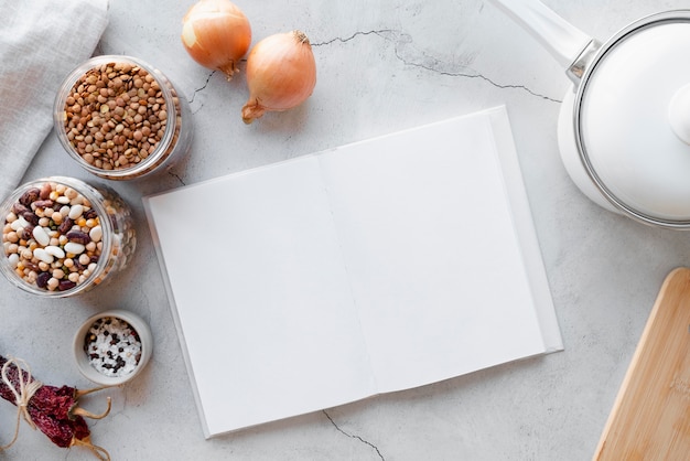 Foto vista superior del concepto de bodegón de libro de recetas