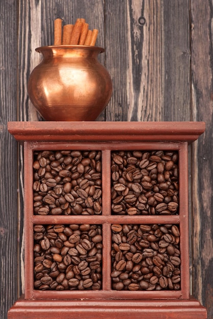 Vista superior da colagem de grãos de café