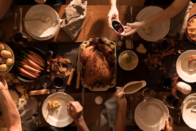 Foto vista superior da refeição deliciosa de ação de graças