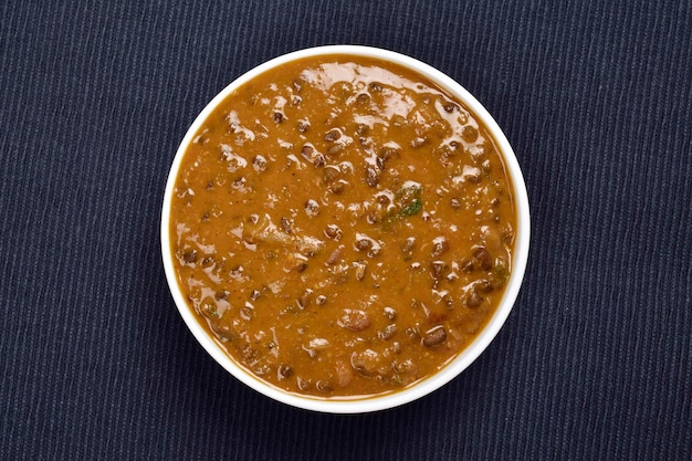 Vista superior de Dal Makhani en Bowl