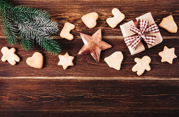 Vista superior de biscoitos de gengibre de natal