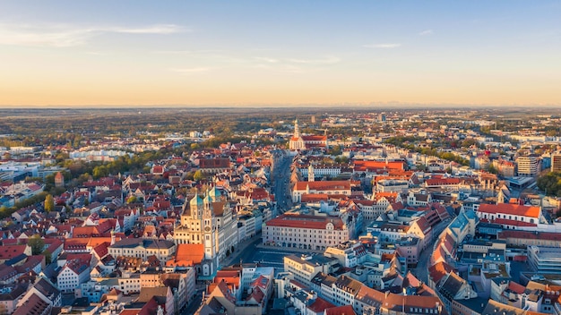 Vista superior de toda a cidade de Augsburg. Vista aérea do centro da cidade de Augsburg.