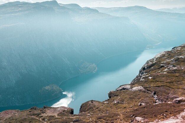 Vista superior do fiorde norueguês