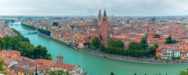 Vista superior do panorama de verona na itália