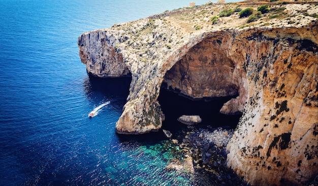 Vista superior de la Gruta Azul, Malta