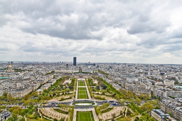 Vista superior del horizonte de París desde la torre Eiffel