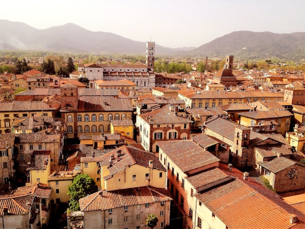 Vista superior de Lucca en un día de verano
