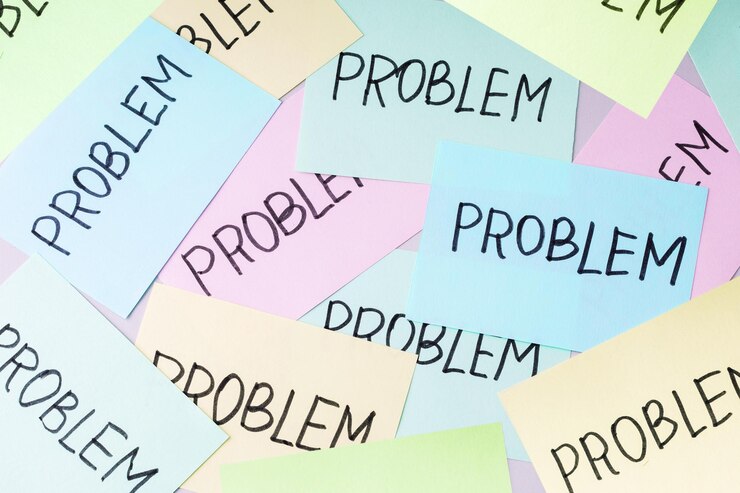 Foto vista superior de muchas notas con la palabra broblem muchos problemas en los negocios