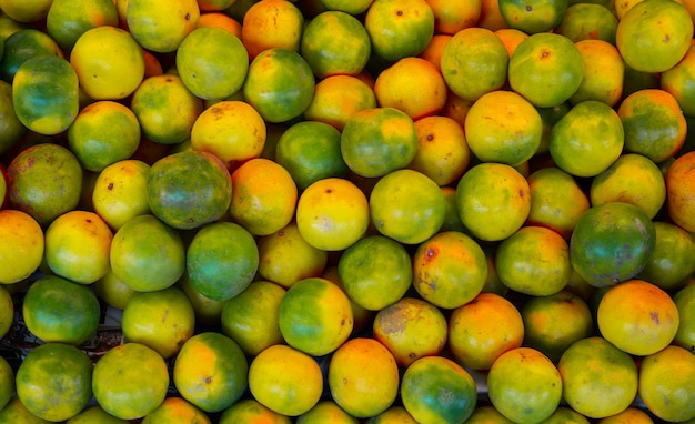 Vista superior naranjas en el mercado