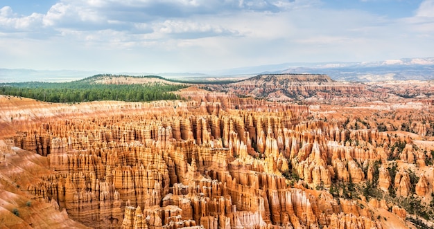 Vista superior panorámica del Parque Nacional Bryce Canyon