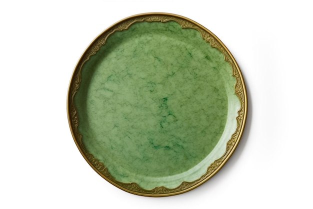 Vista superior, placa verde redonda, antiga, de cerâmica, vazia, isolada no fundo branco com recorte