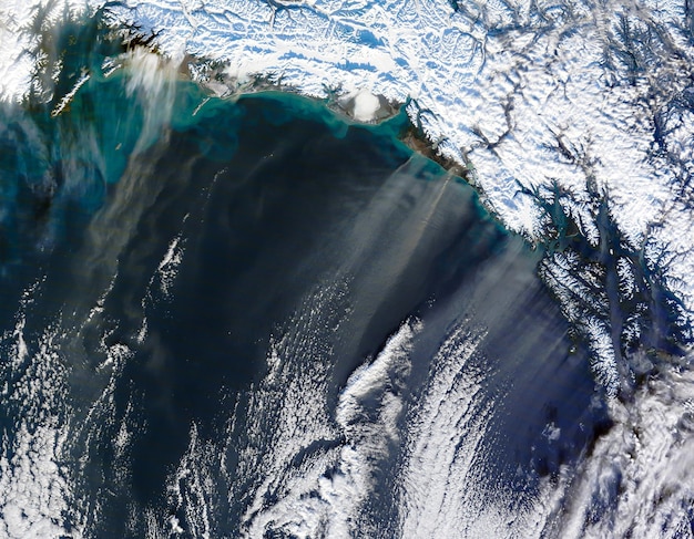 Vista superior de la tormenta de polvo en el Golfo de Alaska elementos de esta imagen proporcionados por la nasa