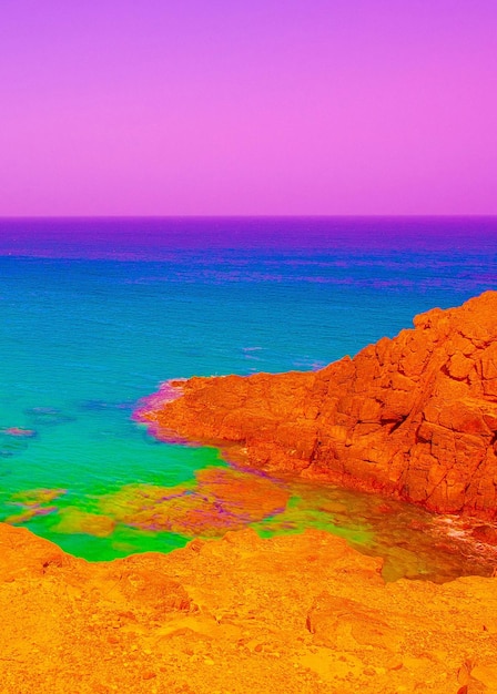 Foto vista surreal da costa do oceano ideal para estampas de cartão postal, capas de telefone estampadas camisetas