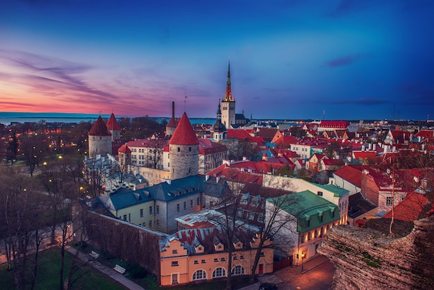 Vista de Tallin al atardecer