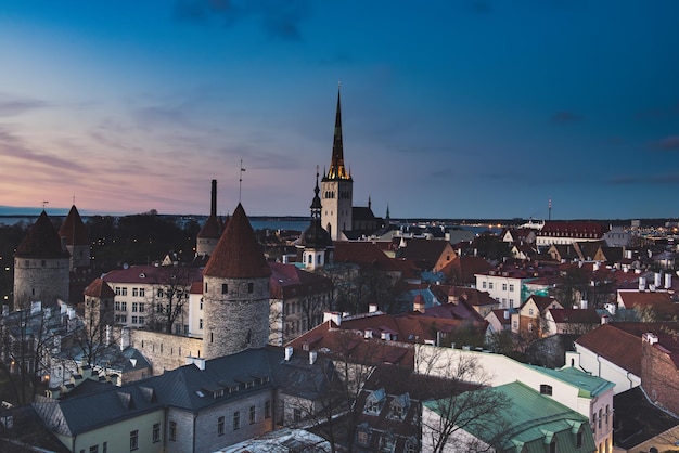 Vista de Tallin al atardecer