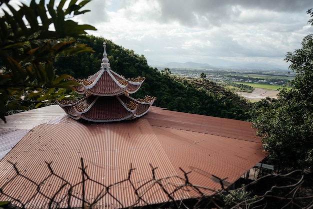 Foto vista en el templo de suoi do vietnam