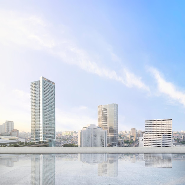 Vista de la terraza con paisajes urbanos modernos