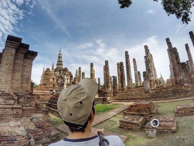 Foto vista trasera de un templo contra el cielo