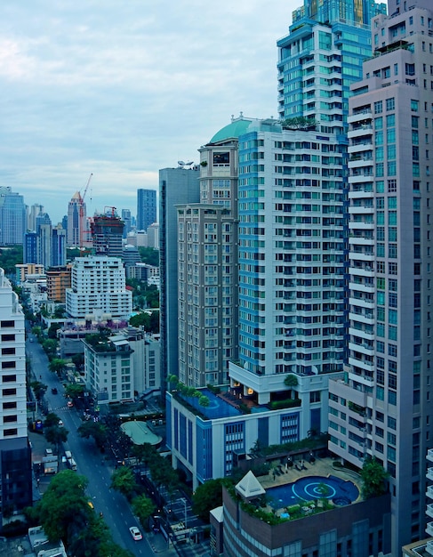 Vista urbana de Bangkok na cor azul da Tailândia